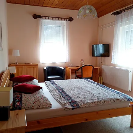 Anna Vendeghaz Appartement *