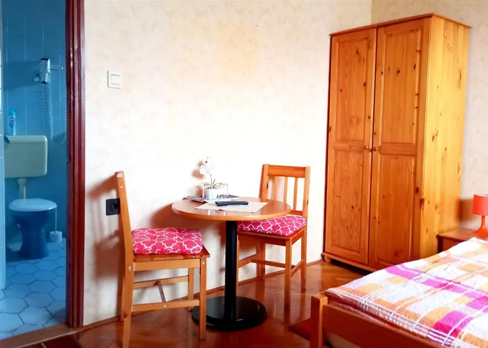 Anna Vendeghaz Hévíz